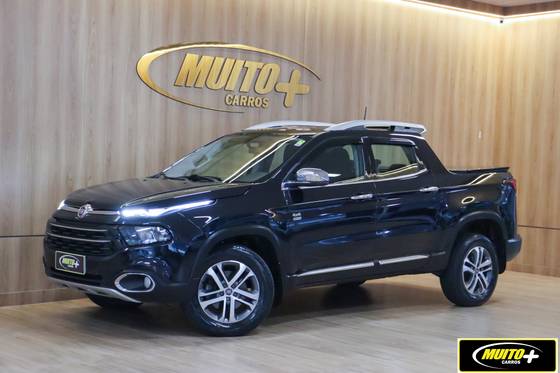 FIAT TORO 2.0 16V TURBO DIESEL VOLCANO 4WD AT9 FIAT TORO 2.0 16V TURBO DIESEL VOLCANO 4WD AT9